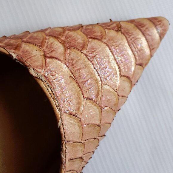 CAVALLINI Leather Pumps with Pointy Toe in Iridescent Pink Snakeskin - Picture 9 of 15